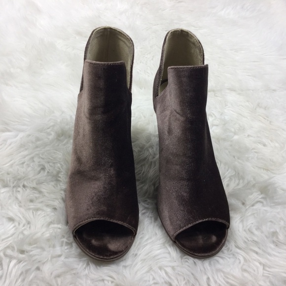 Steve Madden Women’s Booties – Size 9‎ – Taupe Brown Velvet - Picture 4 of 8